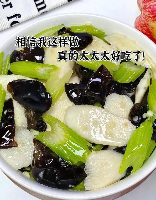 父亲社媒谈内马尔：继续踢足球吧，用上帝赐你的天赋继续让人着迷