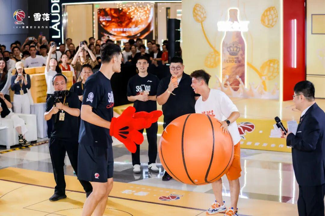 专访西塞：“两次断腿后还能踢球，是我最大的骄傲”